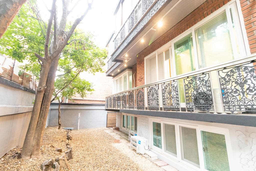 Da-woo House — Hongdae guesthouse near Hongik University Station, Seoul